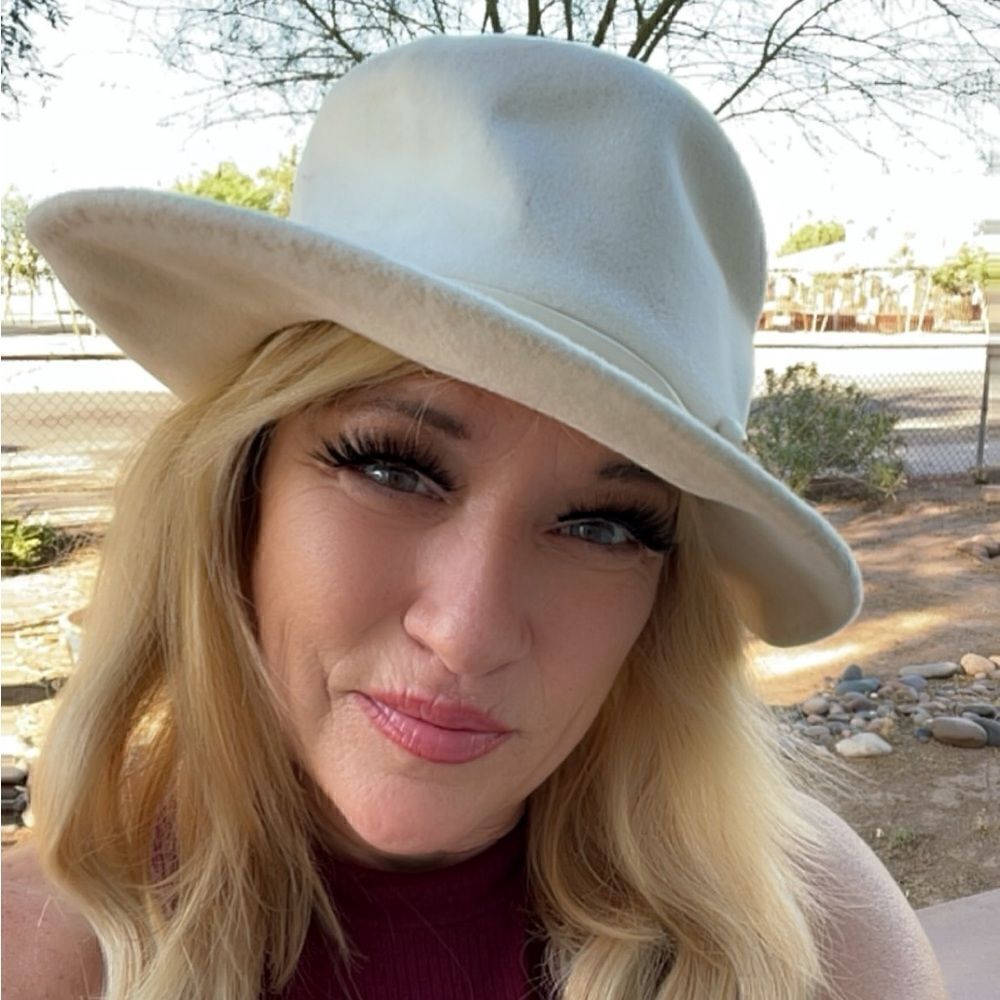 Vintage Saks Fifth Avenue Felt Hat Beige